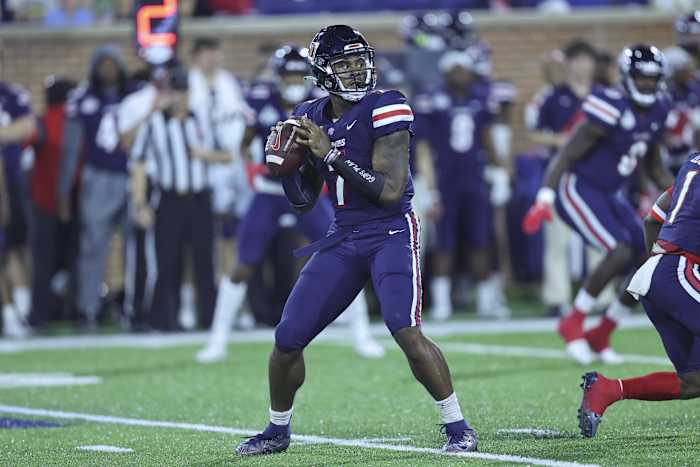 Liberty QB Malik Willis looks to pass